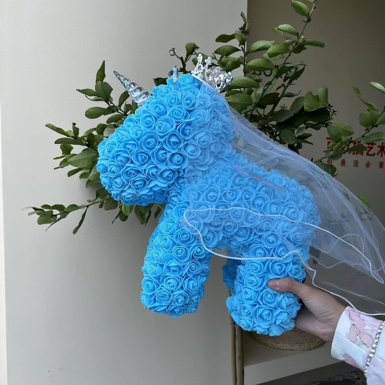 Regalo de oso de espuma de rosa de unicornio con flor eterna para San Valentín, cumpleaños y Qixi — imagen 9
