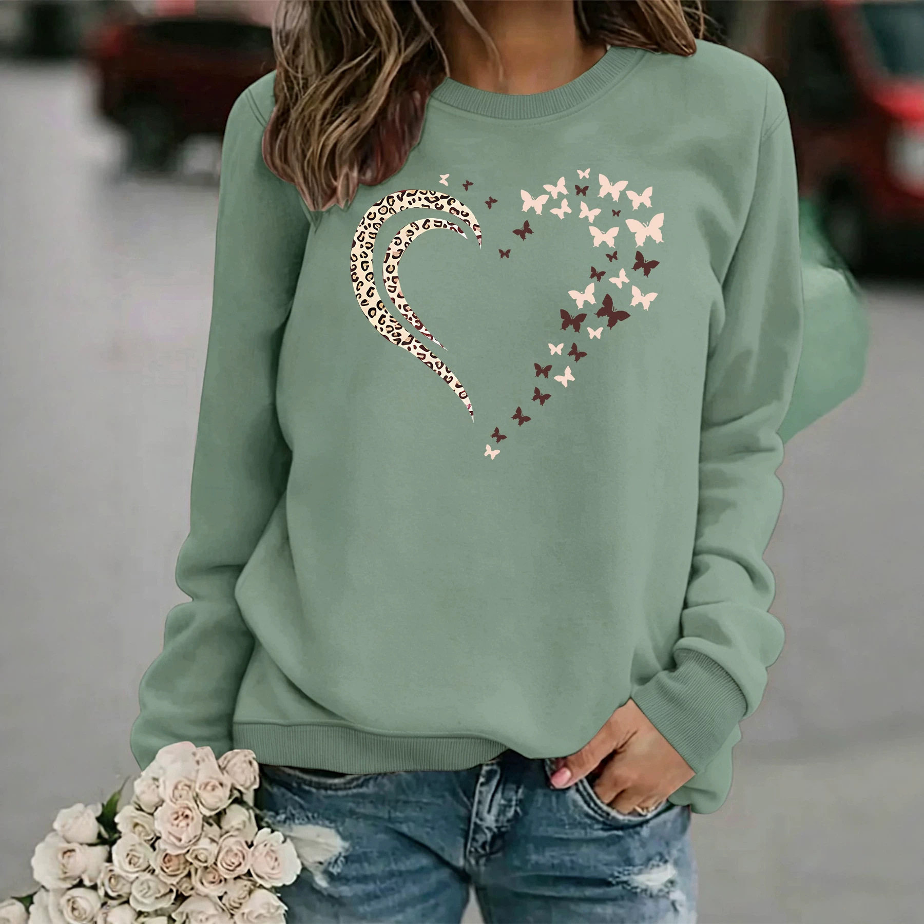 Love butterfly printed hoodie — image 5