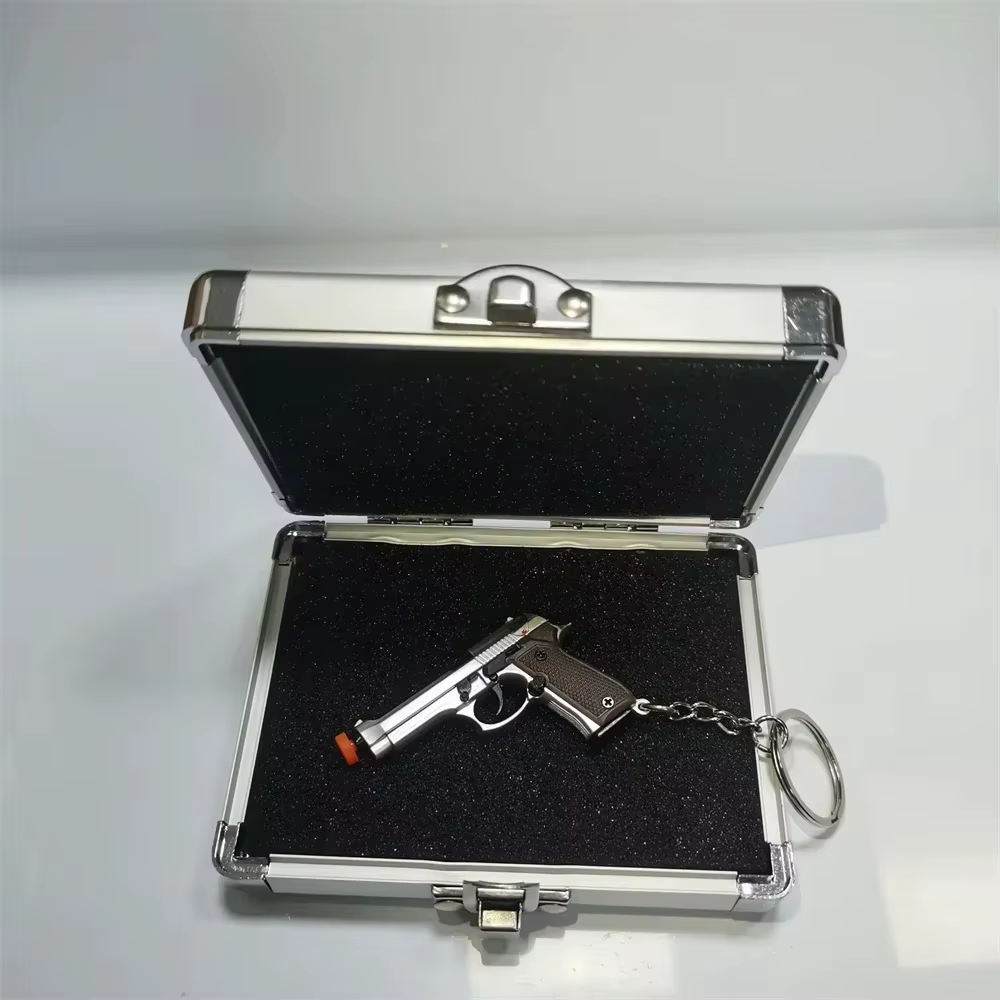 Llavero Mini Pistola 92F a Escala 1:4 con Funda, Carcasa de Aleación Metálica Realista Desmontable, Llavero Táctico, Regalo Para Hombres — imagen 2