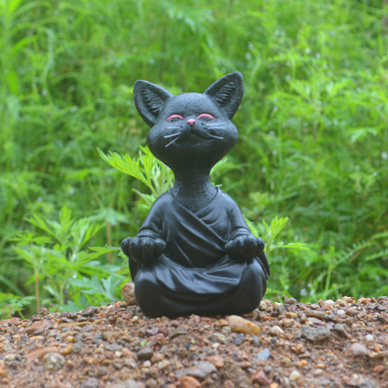 Estatua de Gato Meditativo en Resina, Sentado con Flores en Jardín Decoración para Hogar — imagen 3