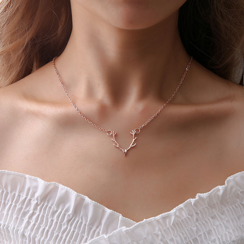 Cuello de Venado con Pezuñas de Ciervo Navideño para Mujer — imagen 5