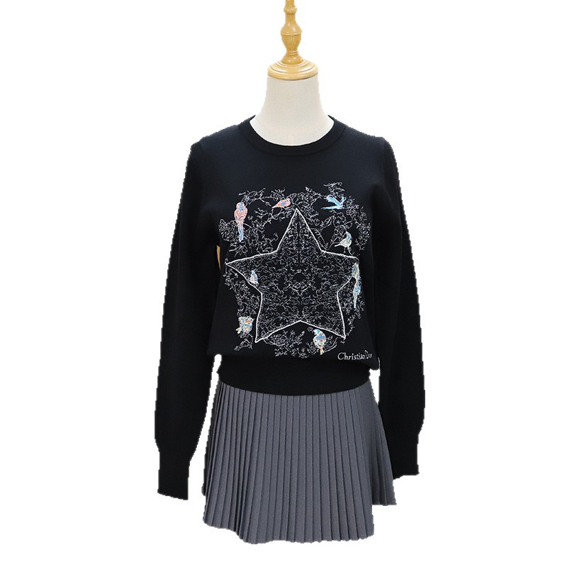 Embroidered pentagram flying bird pullover sweater for women — image 2