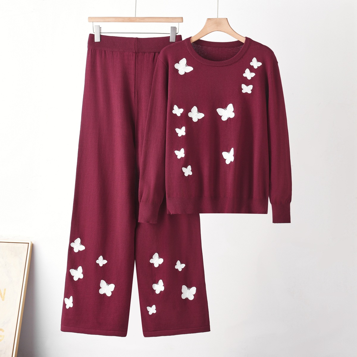 Chic Knitwear Set for Women, Casual Butterfly Embroidery Two-Piece Outfit, Lazy Style, Slim Fit — image 4