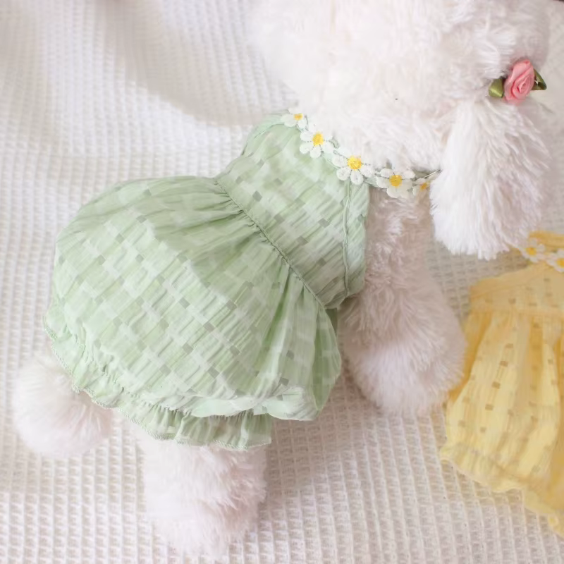 Ropa de Verano para Perros: Tutú Verde Florido para Caniches y Pupitas Femeninas con Accesorios de Moda — imagen 6