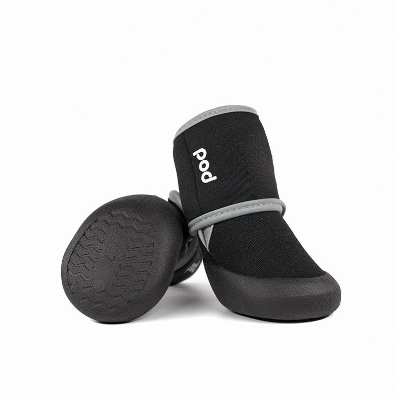 Zapatillas deportivas para mascotas - Botas impermeables al aire libre con tirantes anti-deslizamiento y reflejos — imagen 1