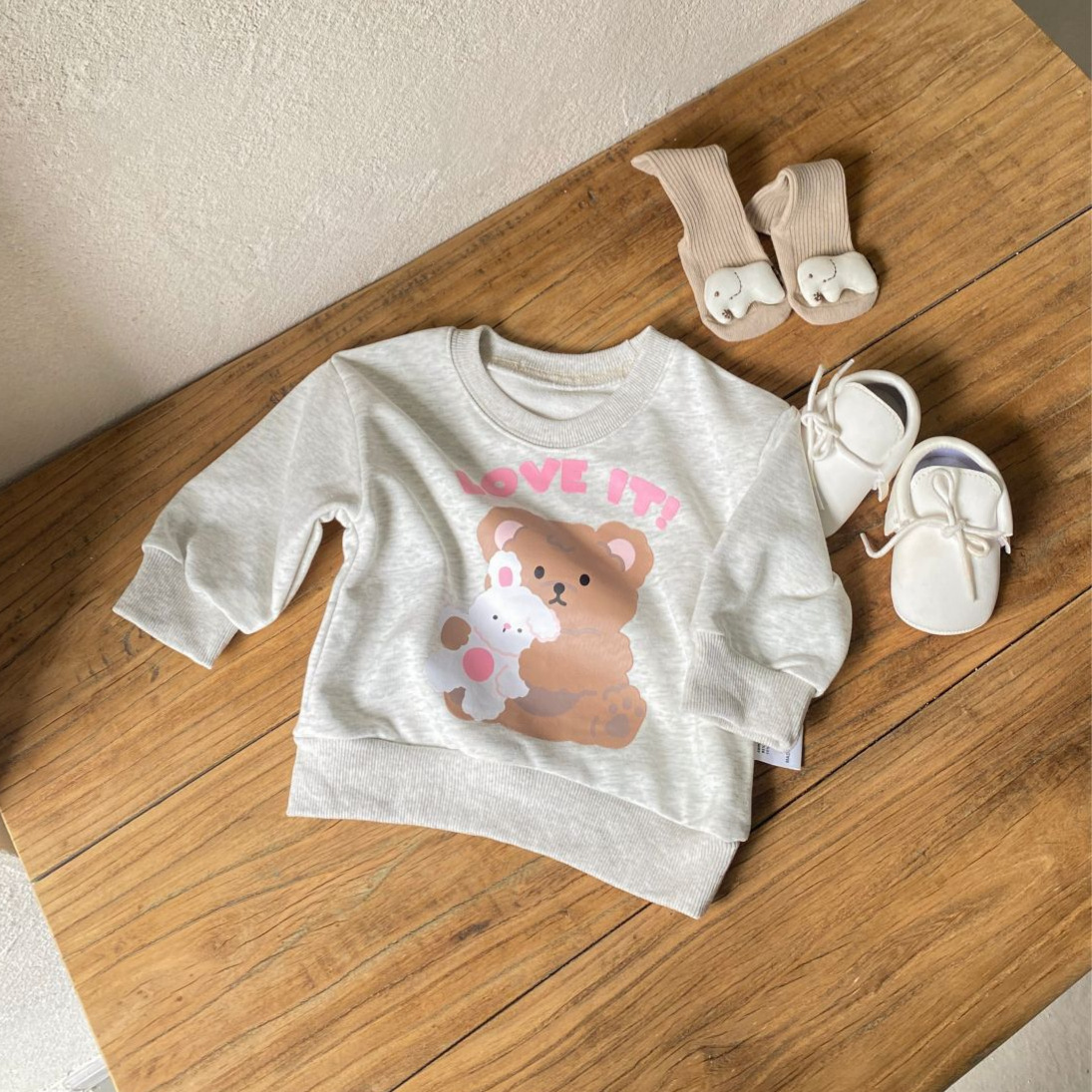 Casual Long-Sleeve Hoodie with Bear Print and Stripe Pattern, Round Neck T-Shirt — image 5