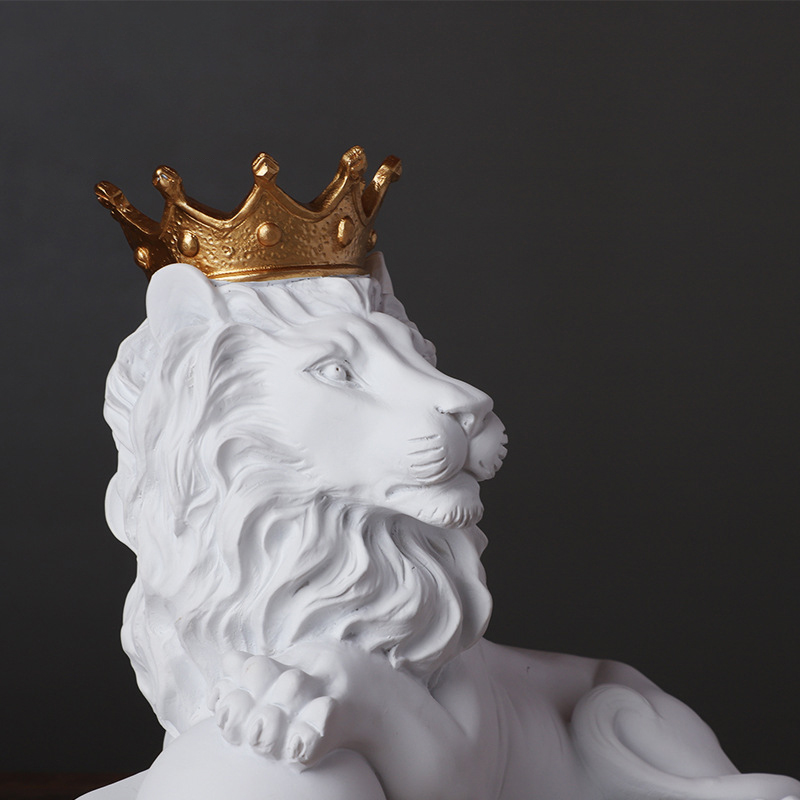 European Style Crown Lion Ornaments Resin Crafts Home Office Porch Decorations — image 3