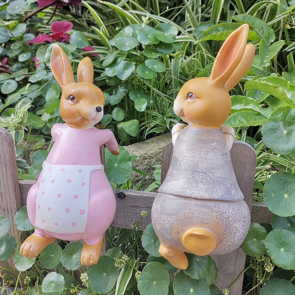 Pink cute climbing tank couple rabbit frog pendant resin — image 6