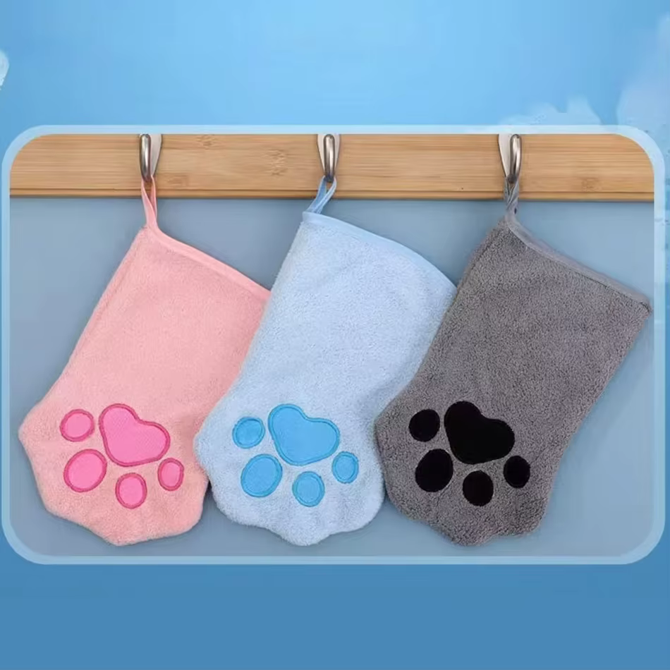 Gifts Toy PVC Pet Grooming Glove Quick Drying Dogs Paw Towel Microfiber Double Sided Dogs Grooming Mitt for Medium Small Dogs — image 4