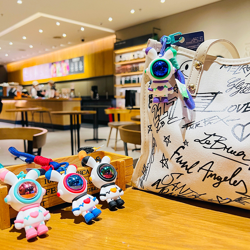 Cartoon Love Lightning Rabbit Key Chain Astronaut Personality Fashion Car Key Exquisite Pendant Student Bag Pendant — image 3