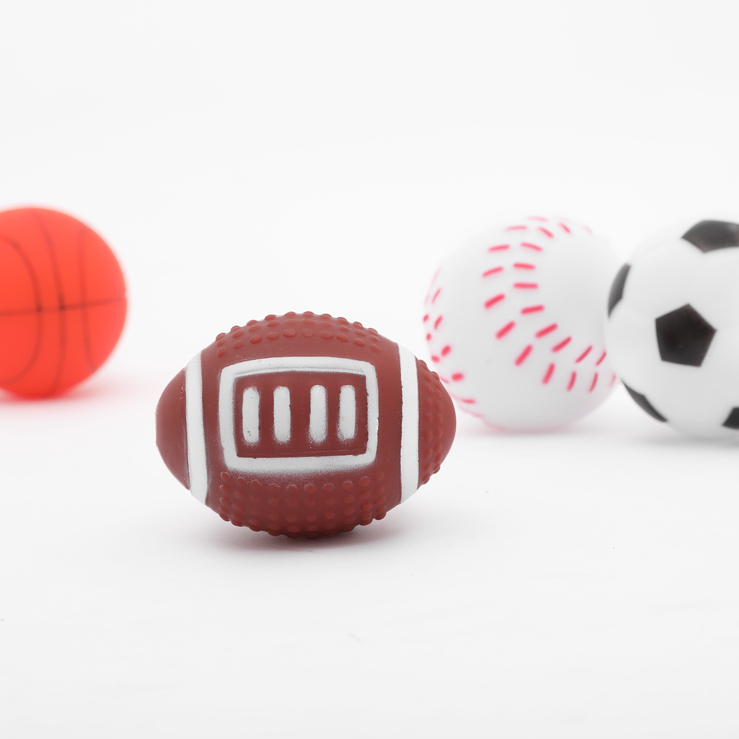 Juguetes de Película para Perros - Balón de Fútbol, Tenis, Rugby y Voleibol con Sonido — imagen 5
