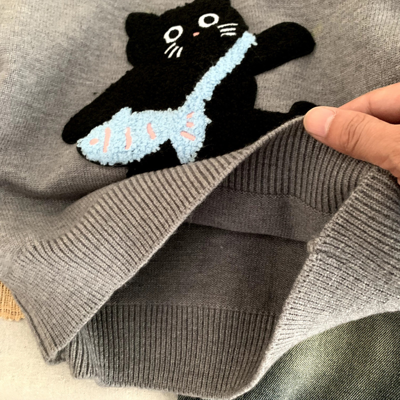 Boys' thick children's cartoon mischievous cat round neck knitted sweater — image 4
