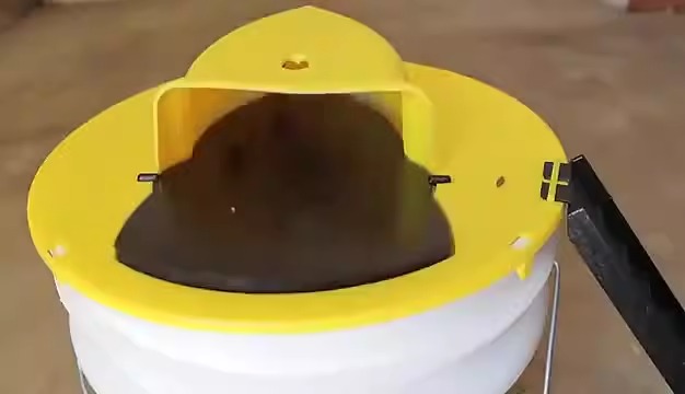 Mice Mouse Trap Bucket Flip Lid, Mouse Trap Bucket Indoor Outdoor, Humane Mouse Trap, Mouse Trap Bucket Lid Auto Reset — image 4