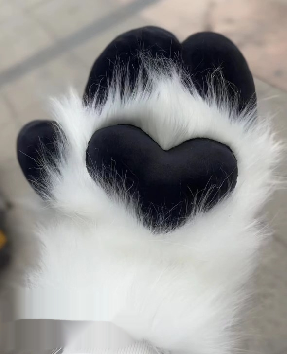 Guantes Terminados con Pezuñas de Oveja y Garra Animal — imagen 3