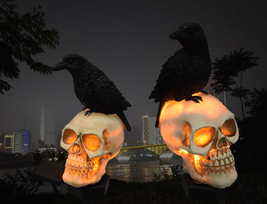 Halloween new outdoor solar garden light resin courtyard landscape insert skull crow atmosphere decorative light — image 1