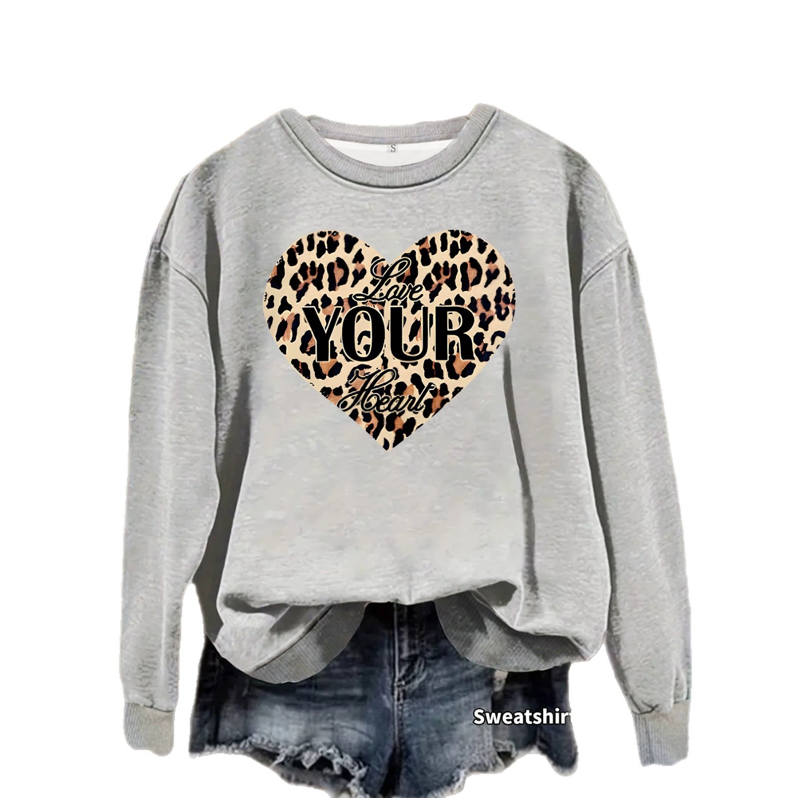 Leopard patterned heart-shaped fleece hoodie — image 2