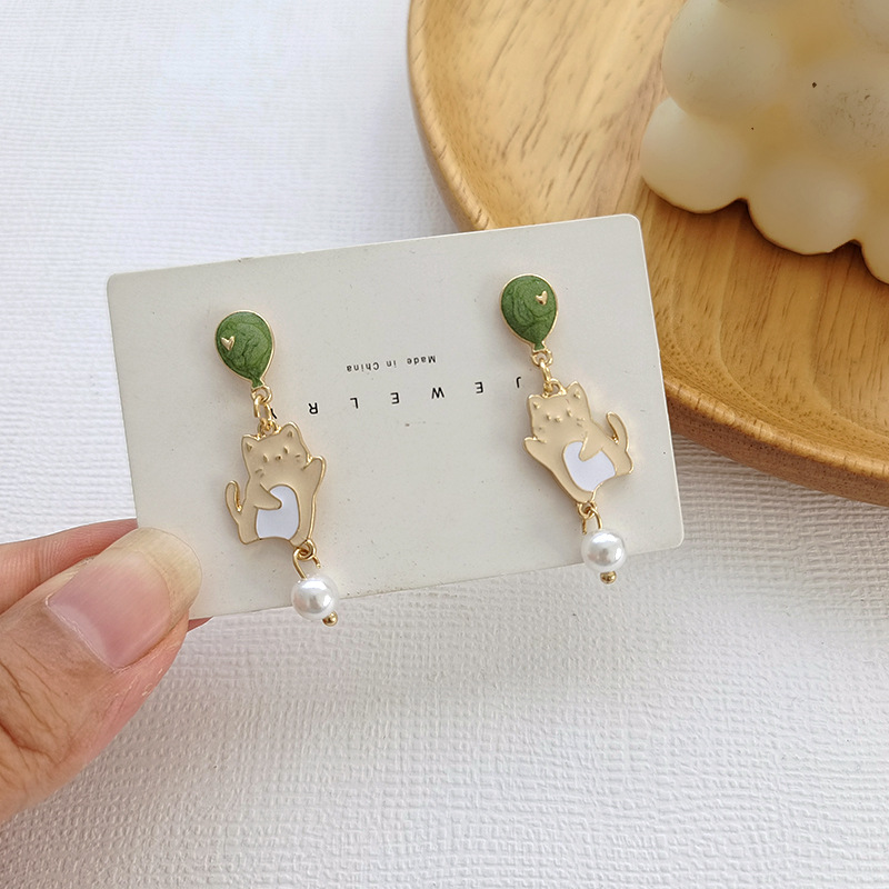 Pendientes de gatito de dibujos animados con aguja de plata S925, creativos, nicho, con perla de gota de aceite — imagen 5