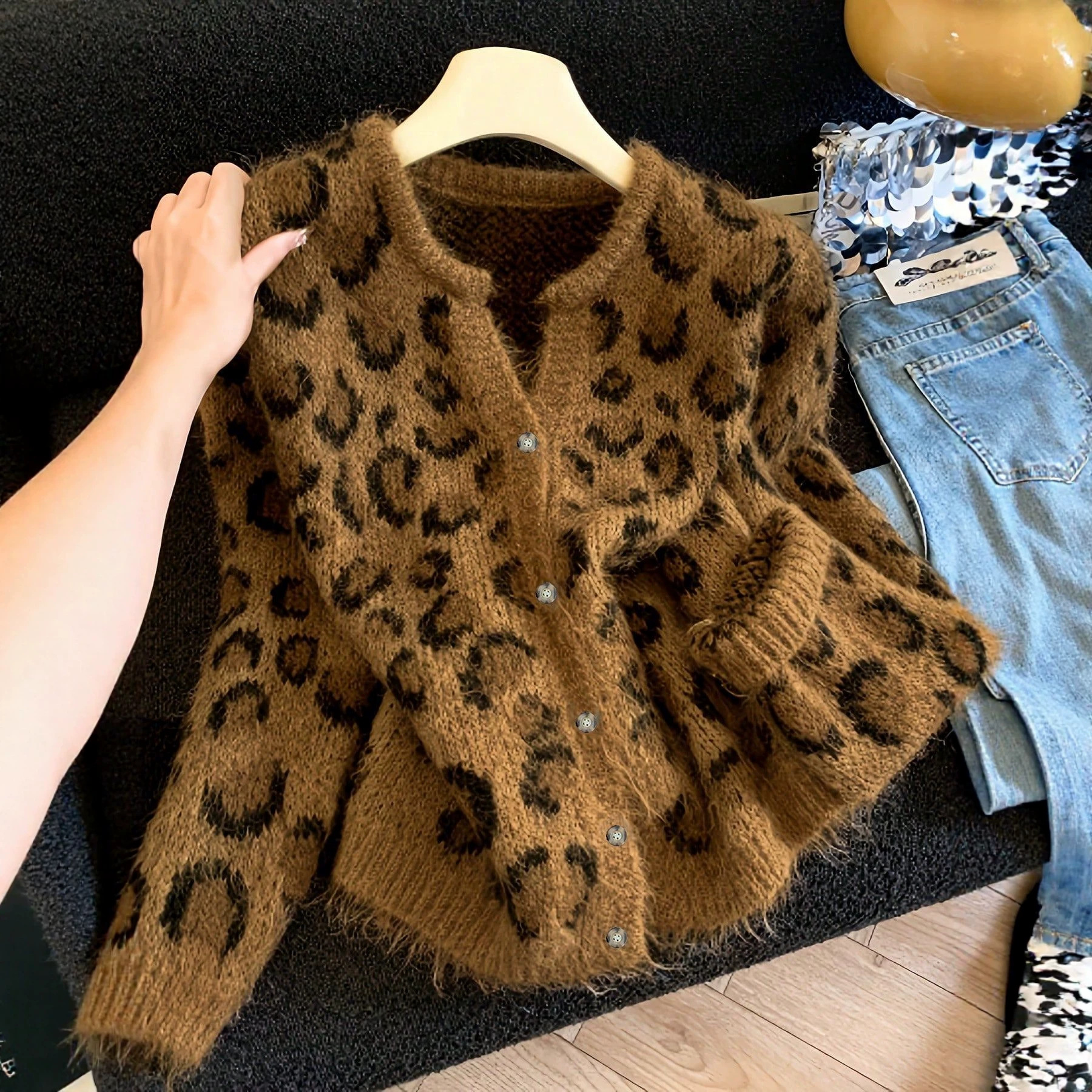 Laid-back Leopard Print Melange Cardigan Sweater, Retro Short Slim Fit Outerwear — image 4