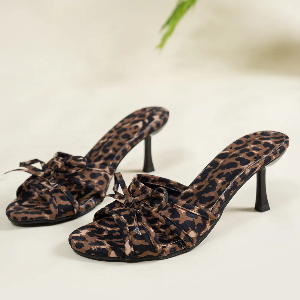 Zapatos de tacón alto con estampado de leopardo y cinta para mujer — imagen 1