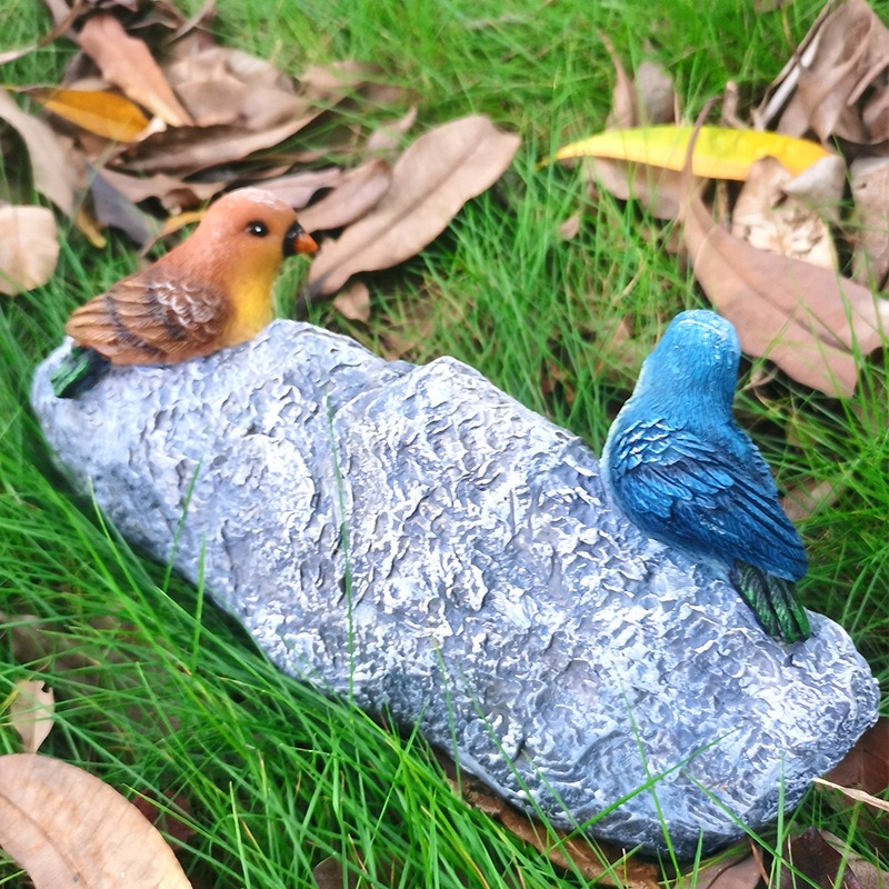 Decoraciones de resina para jardín con colores vibrantes de pájaros — imagen 3