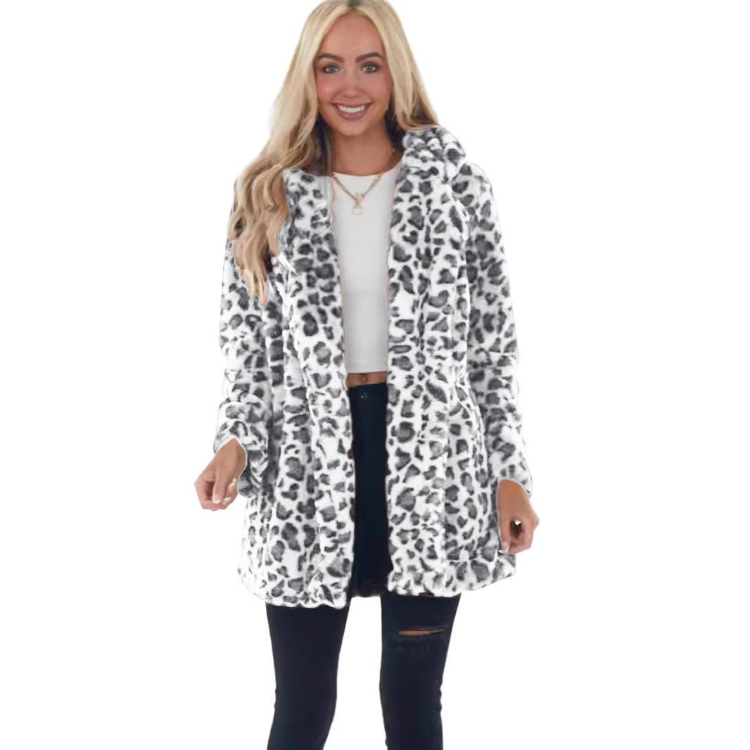 Chaquetón de moda con estampado de leopardo en pelo de conejo, largo medio — imagen 3