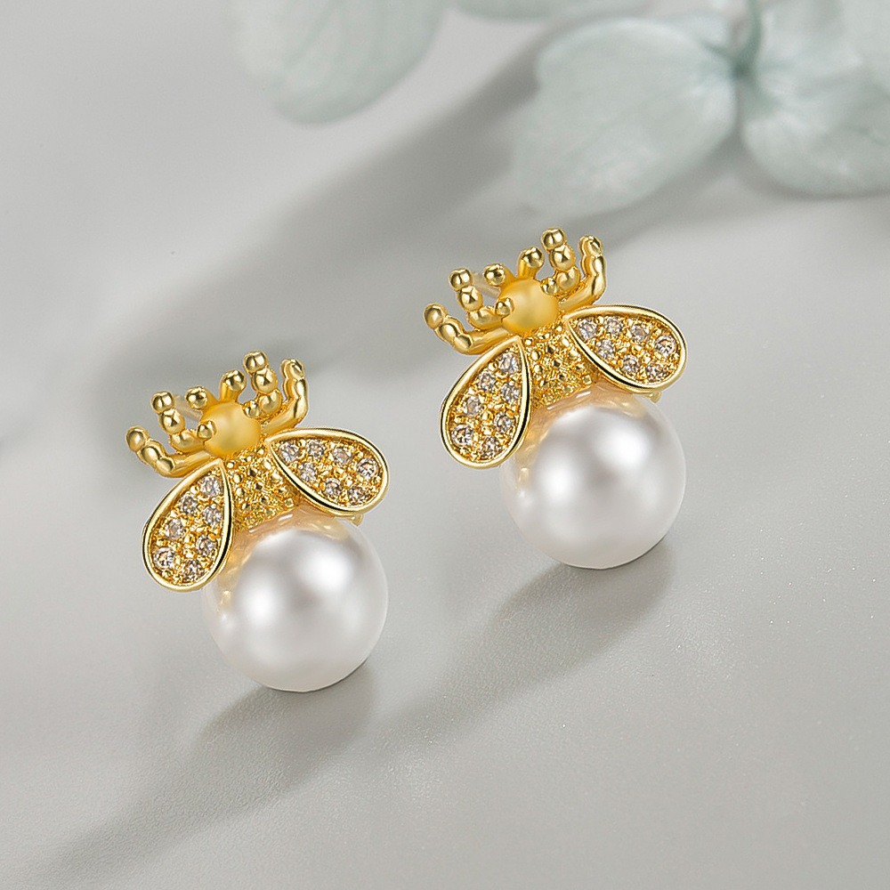 S925 new bee pearl earrings light luxury temperament freshwater earrings for women simple gold fashion personality — image 4