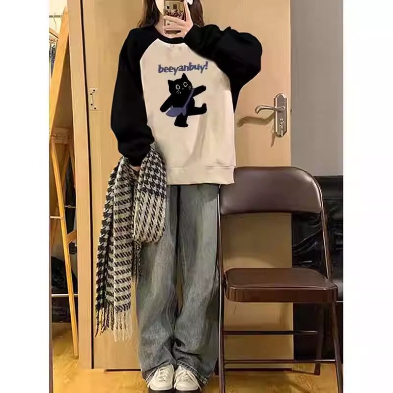 Oversized Fleece Hoodie for Women with Color-Blocked Shoulder and Cat Print, Round Neck — image 4