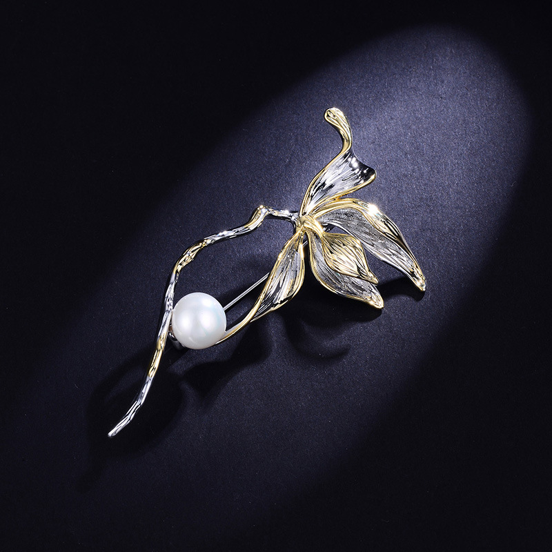 Exquisite Fashion Temperament Iris Brooch Freshwater Pearl Brooch Dress Pin — image 2