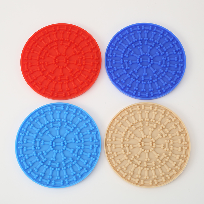 Silicone Feeding Mat with Suction Cup Pet Licking Pad Slow Feeding Mat Anti-Tip Slow Feeding Pad Round Cat Dog Licking Pad — image 3