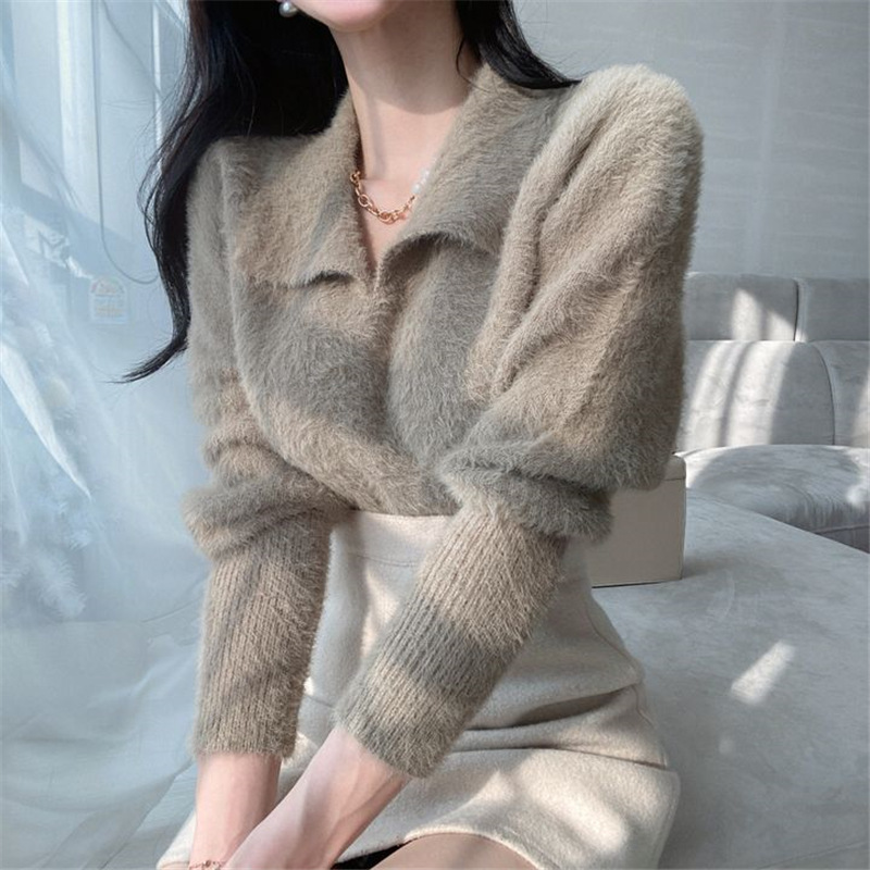 Women's Solid Color Faux Mink V-Neck Polo Collar Short Knit Sweater — image 11