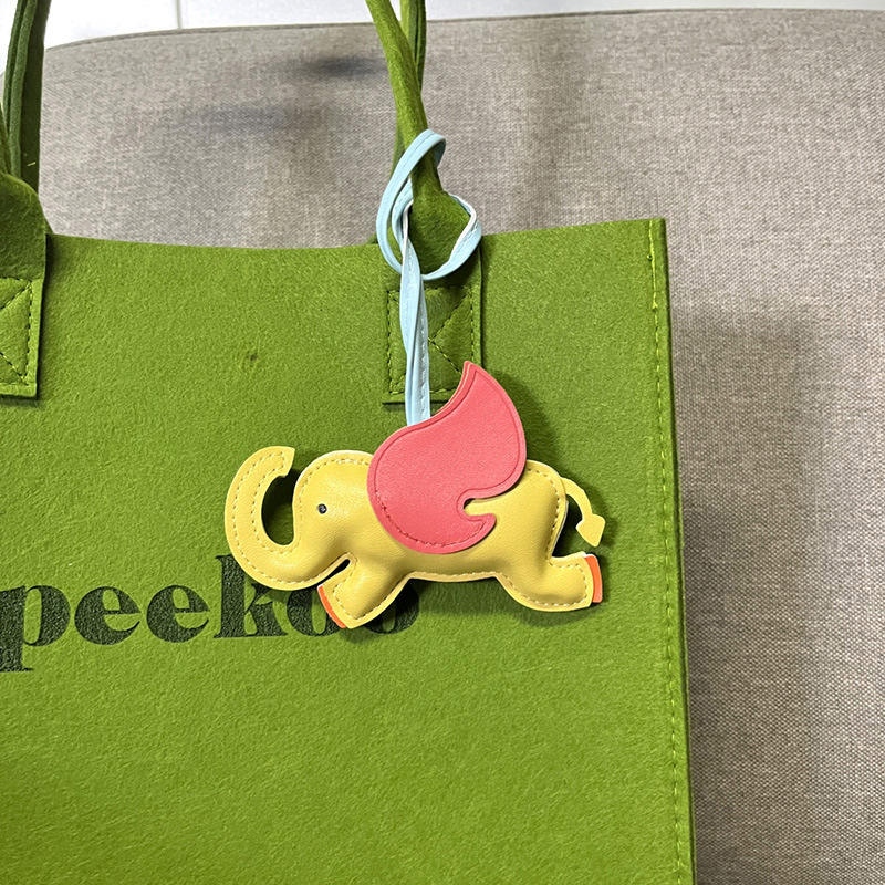 Cadena de Clave con Elefante Adorabilísimo: Accesorios de Cuero PU Estilosos para Celulares y Bolsas Chic — imagen 4