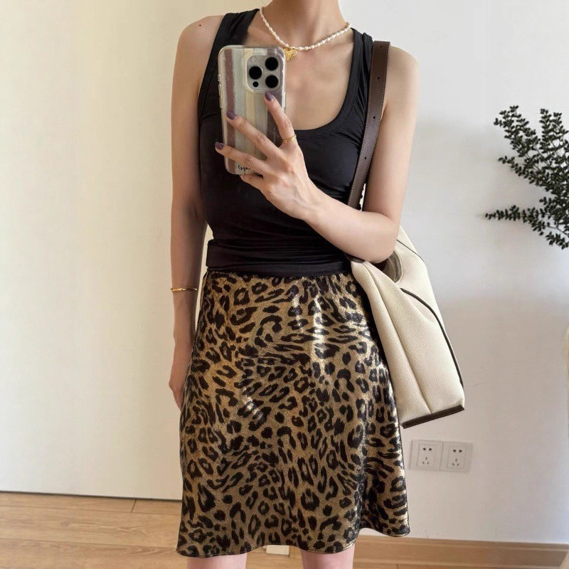 Leopard Print A-Line Mini Skirt with Elastic Waist, Trendy and Slimming Design — image 7