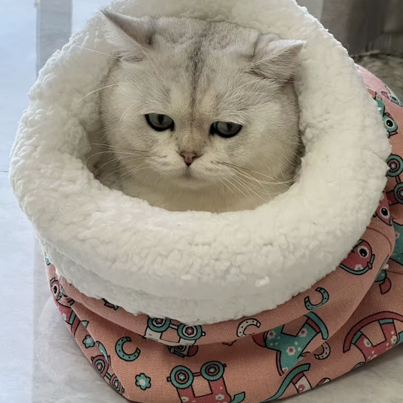 Cama de Dormir para Mascotas con Lana de Cordero para Invierno: Bolsa Caliente para Gatos y Kitten — imagen 5