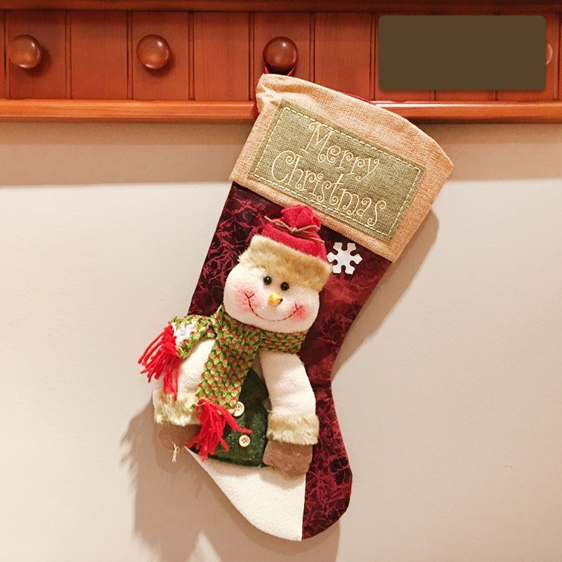 Calcetines de Navidad con Aplicaciones 3D de Osito de Nieve, Santa y Ciervo — imagen 9
