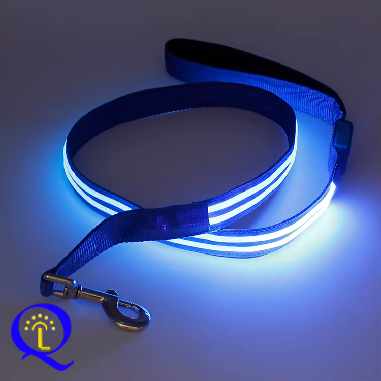 Shining Hand Holding Rope LED Pet Dog Traction Belt Nylon Dual Fiber Shining Dog Traction Rope — image 1