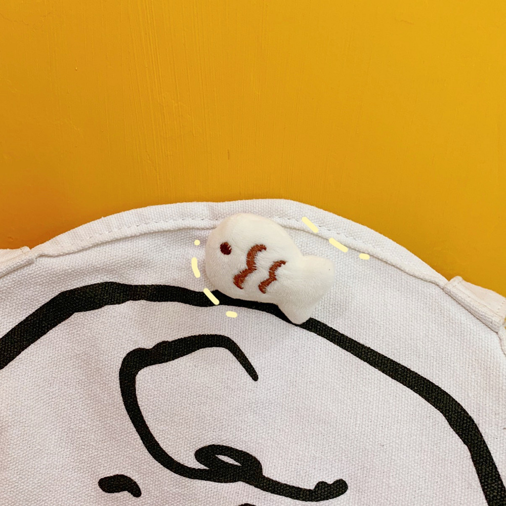 Broche de Peluche Estilo Ins de Gatito y Pez de Caricatura, Accesorio Creativo Japonés Adorable, Pin Decorativo con Personalidad para Estudiantes — imagen 7