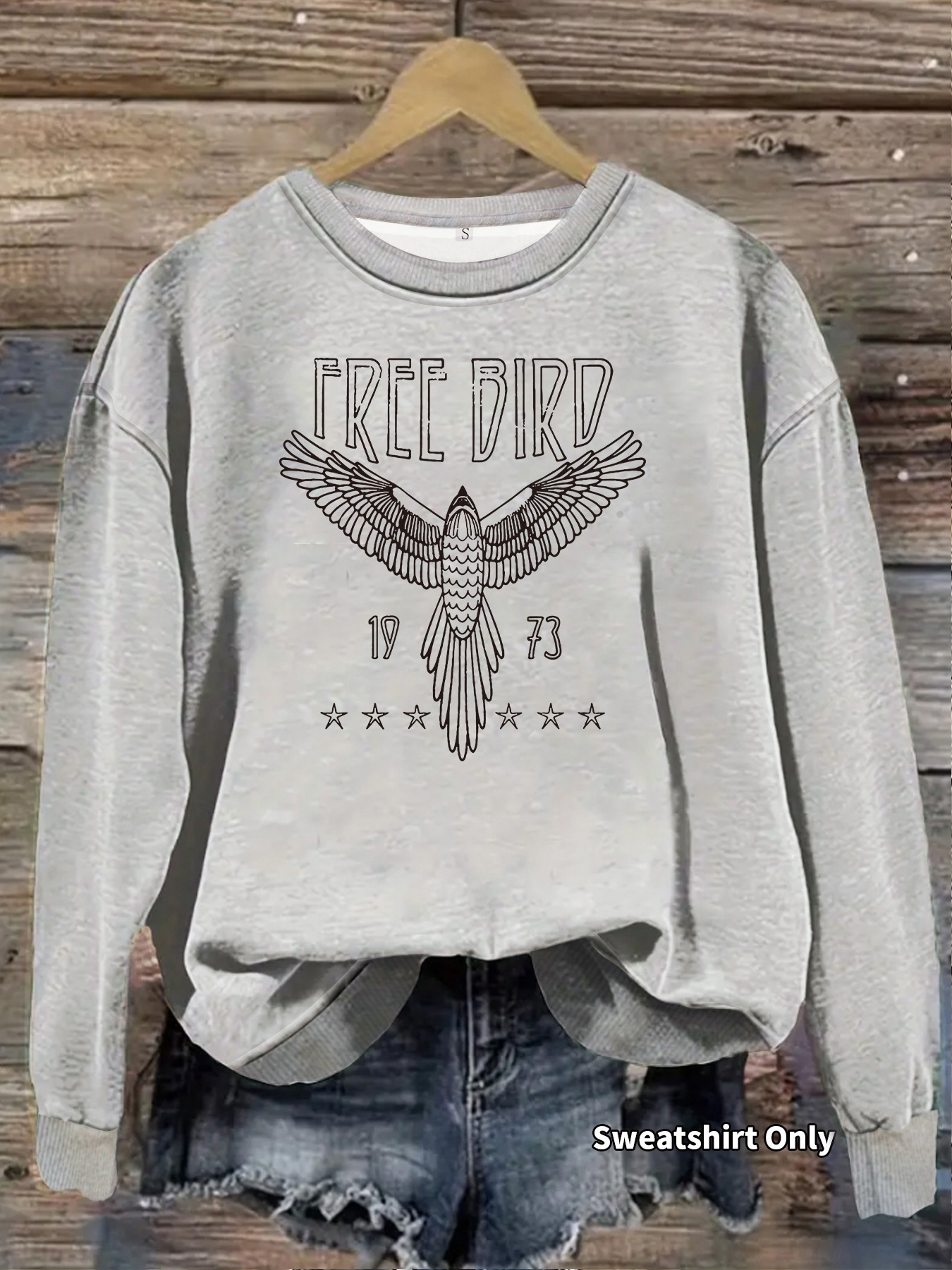 Long sleeved round neck sweater with eagle and star print loose fitting women's fleece hoodie — image 11