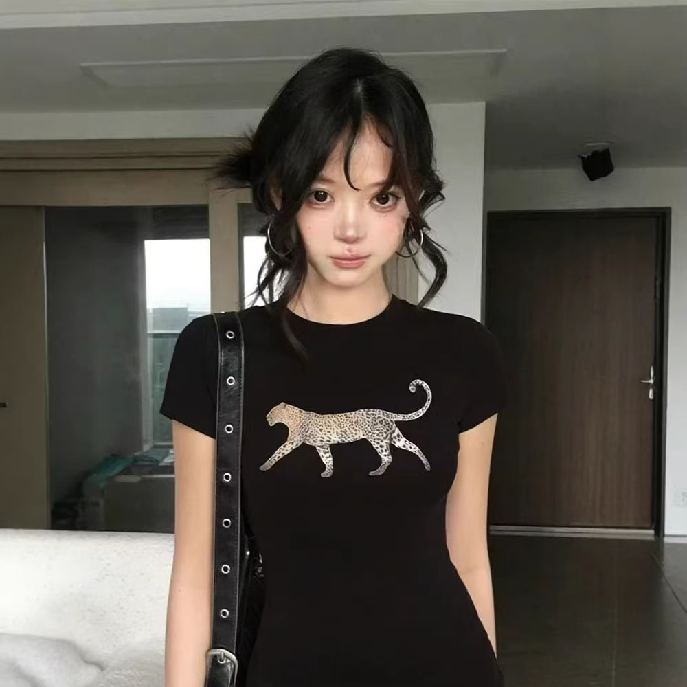 Camiseta de Manga Corta con Estampado de Leopardo — imagen 4