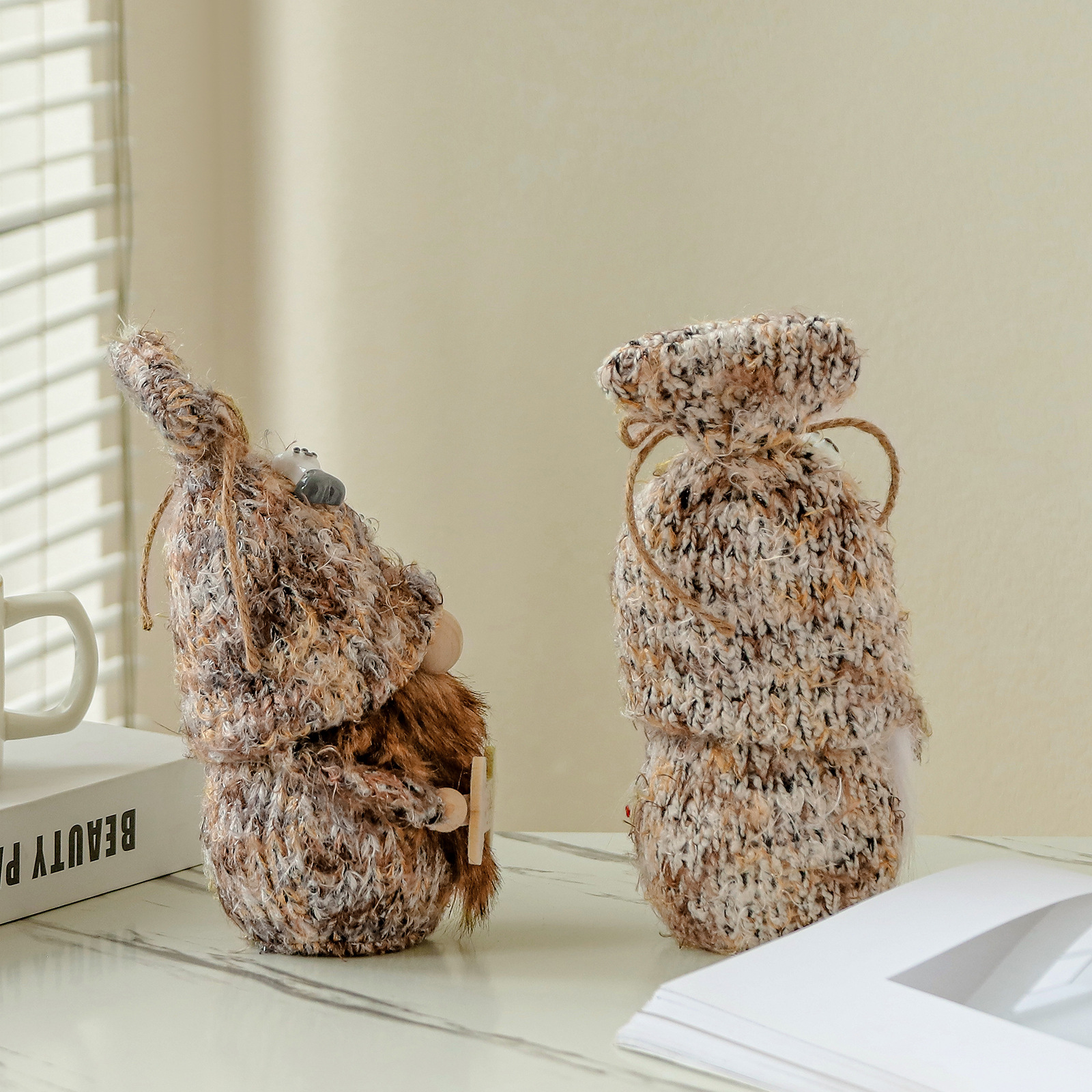 Nueva Figura de Peluche para Mascotas: Hombre Viejo Sin Rostro con Cara de Enano — imagen 3