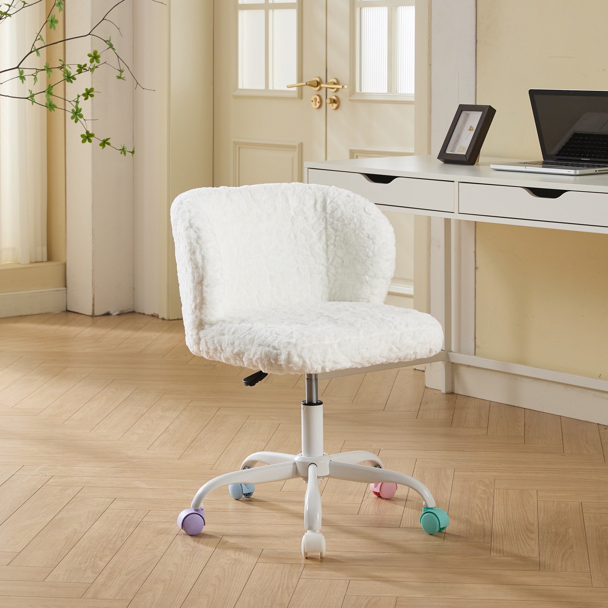 Silla de Oficina A & A Furniture, Silla de Oficina en Casa con Pelo Sintético de Conejo y Base Metálica, Silla de Escritorio Giratoria Ajustable, Silla Tocador Marfil — imagen 1