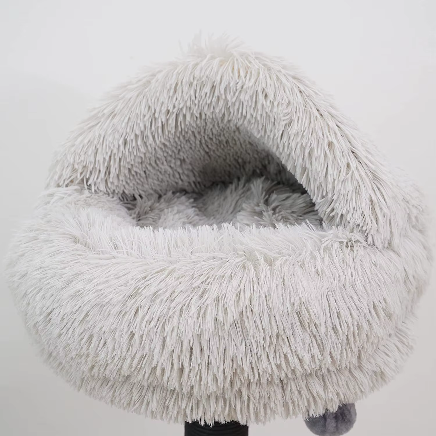 Árbol de Gato de Luxo de Diseño Nueva Fábrica: Árbol de Ramas Reales de Madera para Gatos con Plataforma en el Techo y Pisos de Suelo a Techos — imagen 2