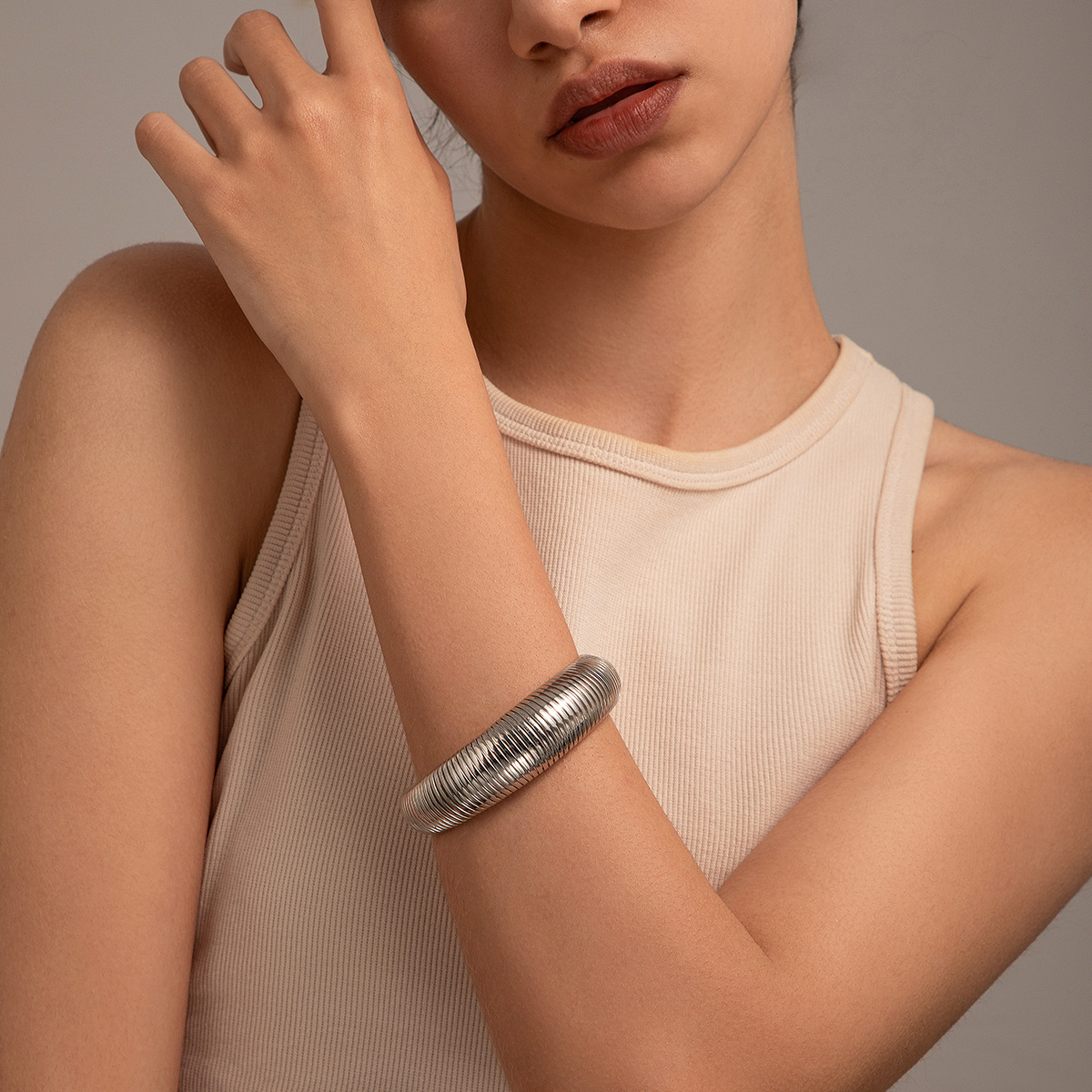 Geometric metal fashion bracelet exaggerated snake bone lines African collar — image 6