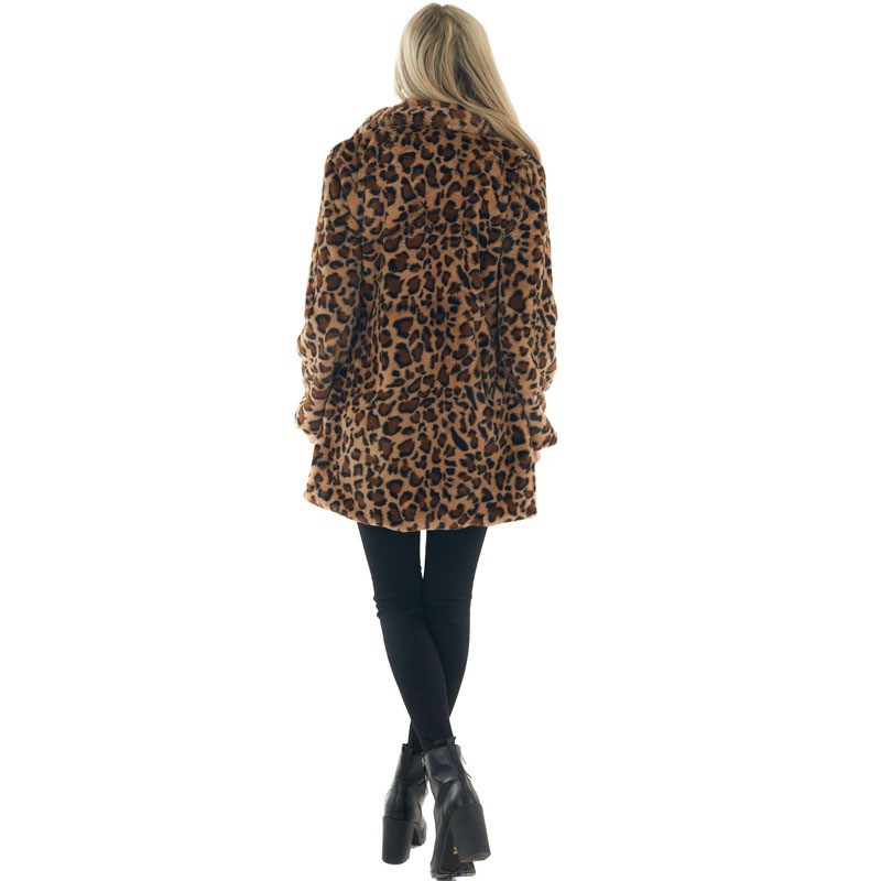 Chaquetón de moda con estampado de leopardo en pelo de conejo, largo medio — imagen 5