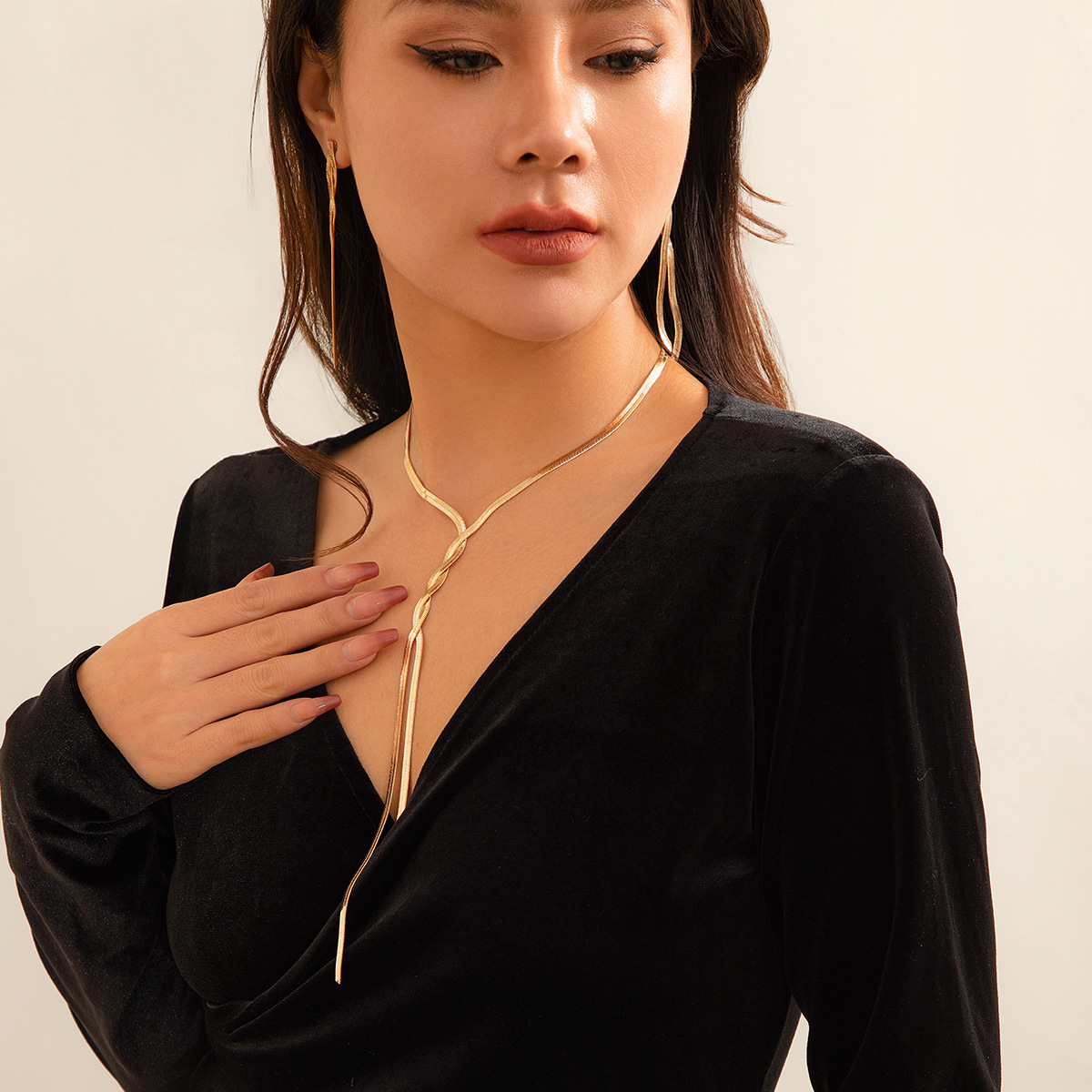 Diseño frío y fresco, cadena de tassel sensorial, collar simple y largo con cadena ósea — imagen 2
