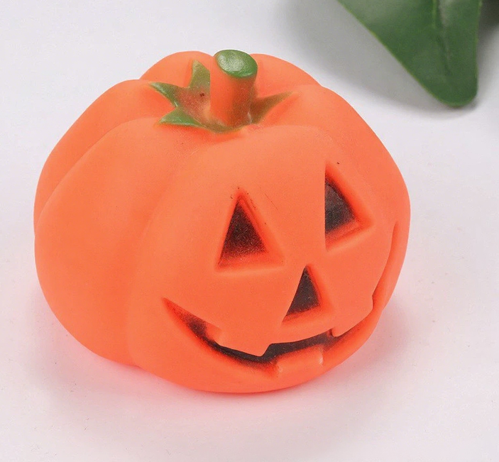 Halloween Pumpkin Toy for Pets - Interactive Rubber Toy with Sound for Dogs to Chew and Play — image 1