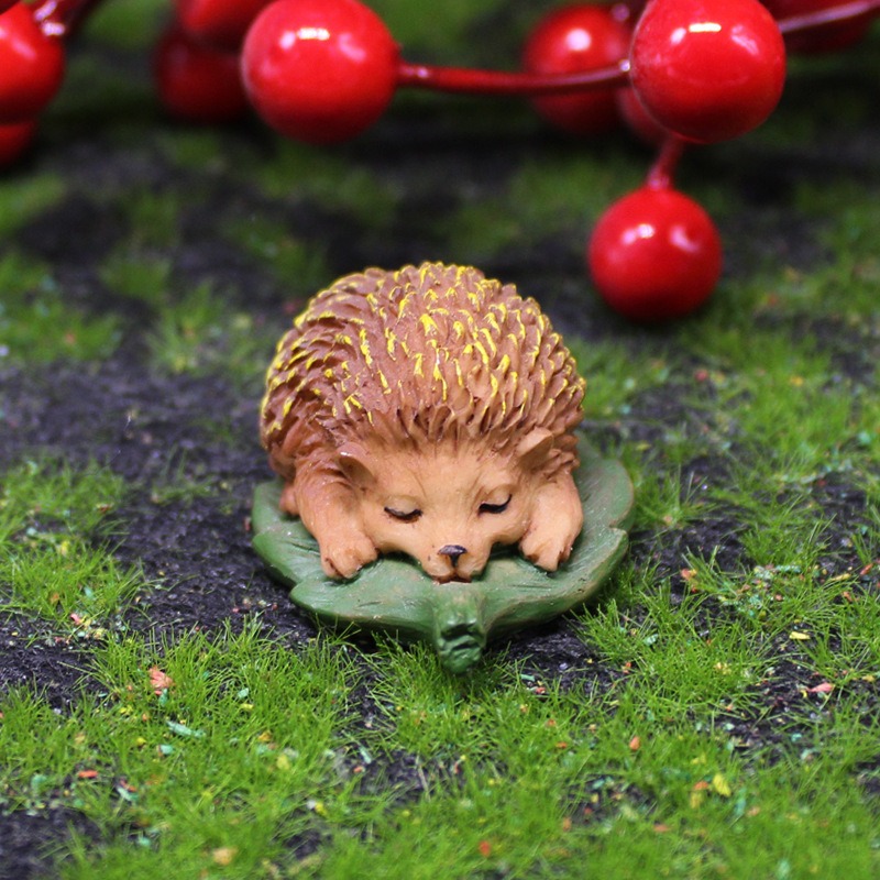 Decoraciones de erizo pequeño en miniatura con jardín de paisaje micro y resina — imagen 2