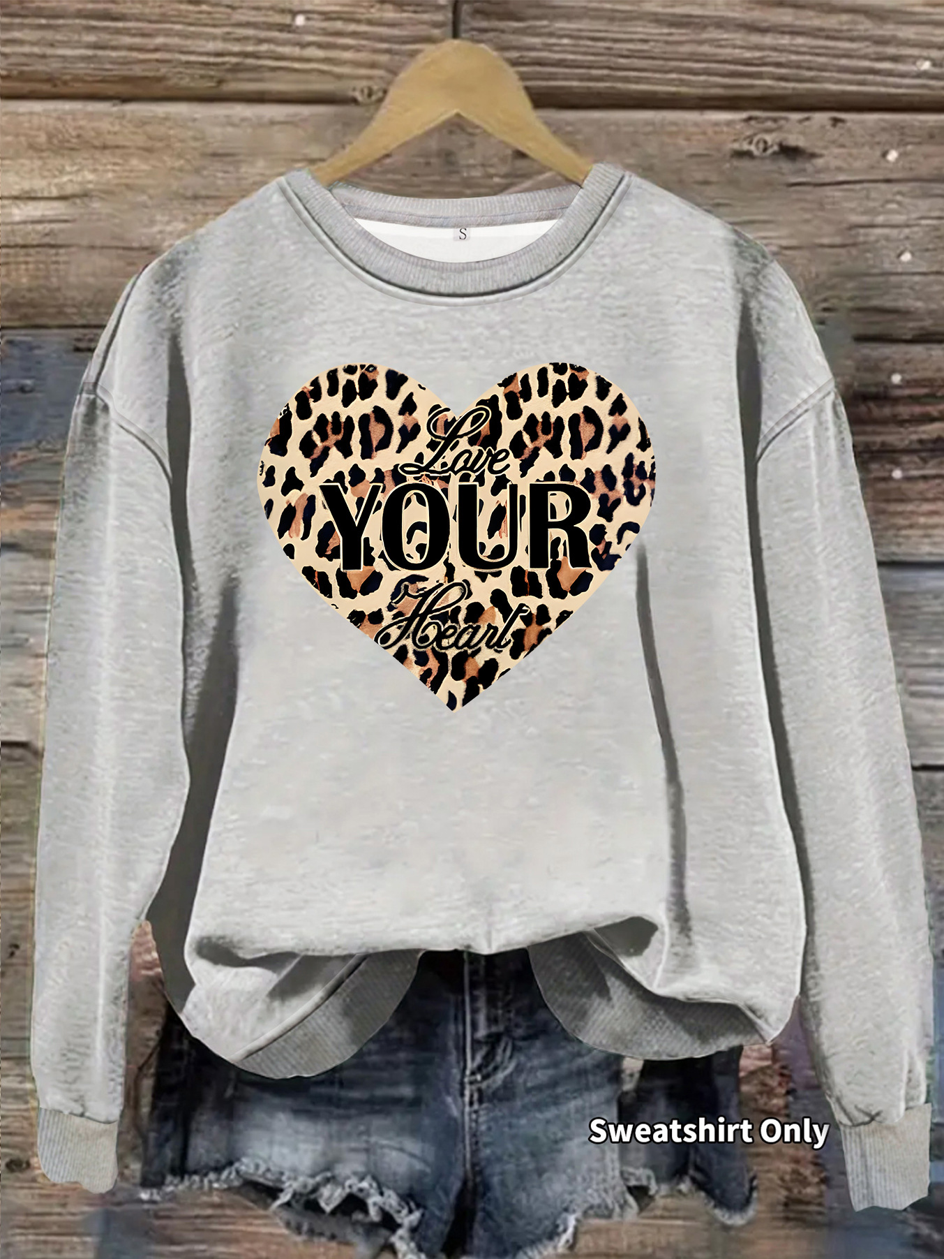 Leopard patterned heart-shaped fleece hoodie — image 11