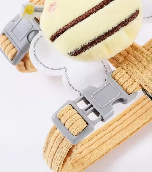 Traje de Cinturón para Gatos con Decoración Alar, Conjunto de Correas y Ajustes para Pequeños Perros y Mascotas — imagen 9