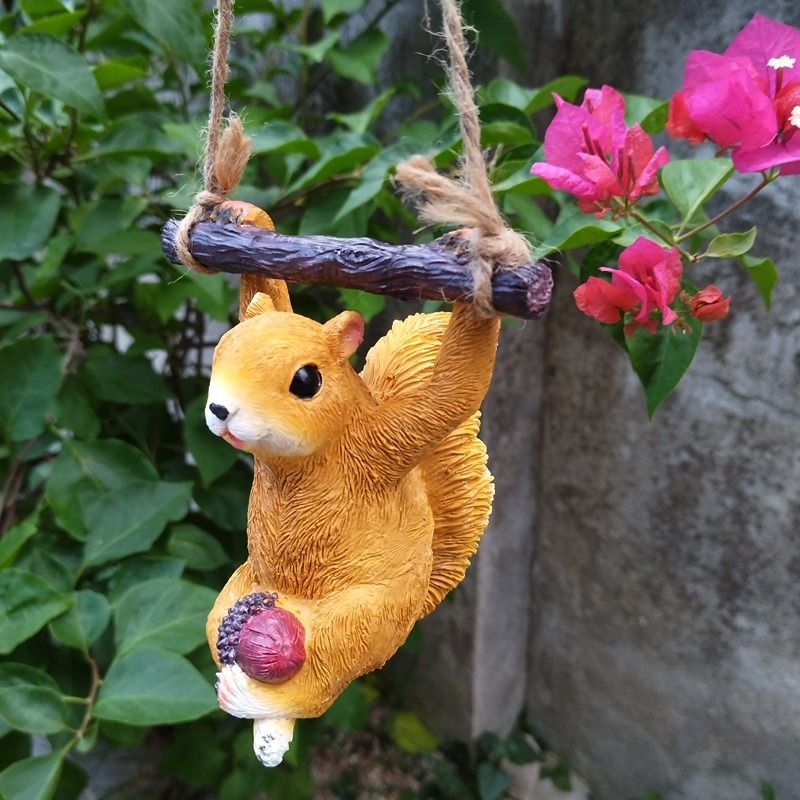 Garden courtyard outdoor decoration squirrel resin pendant — image 7