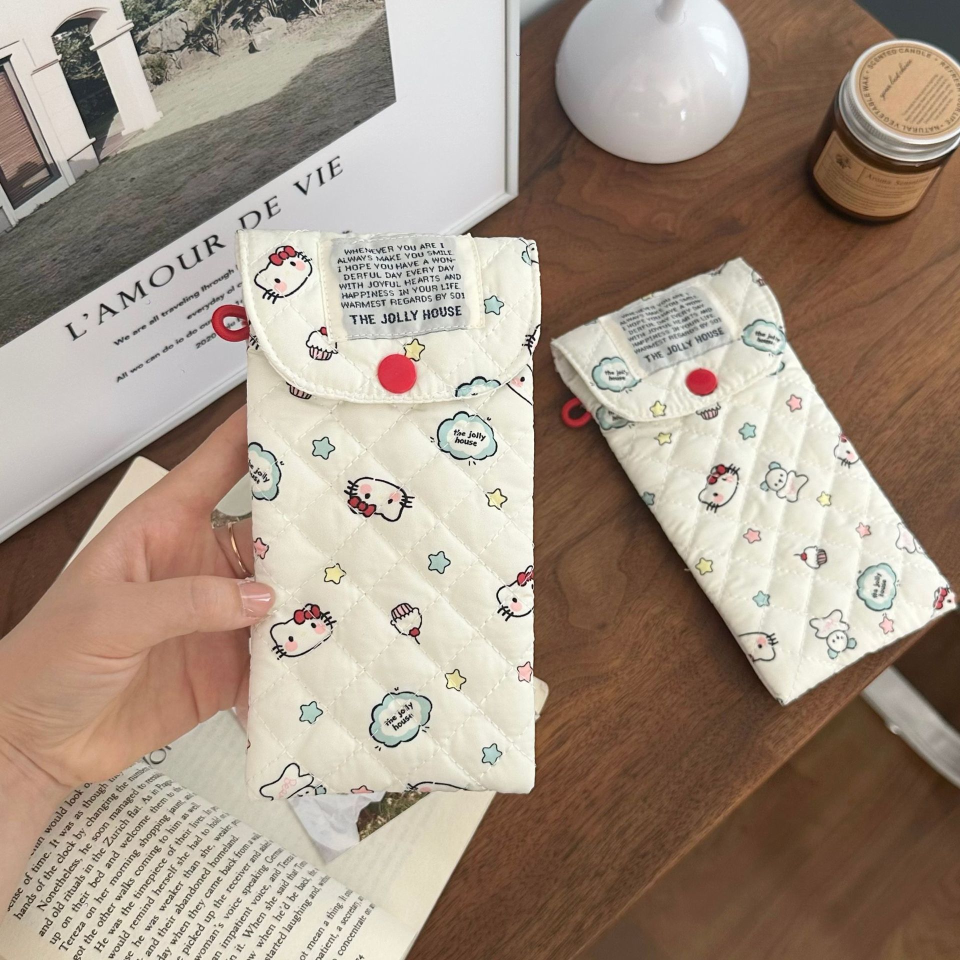 Cartoon Cat Padded Sunglasses Case Portable Crush-Resistant Eyeglass Bag — image 1